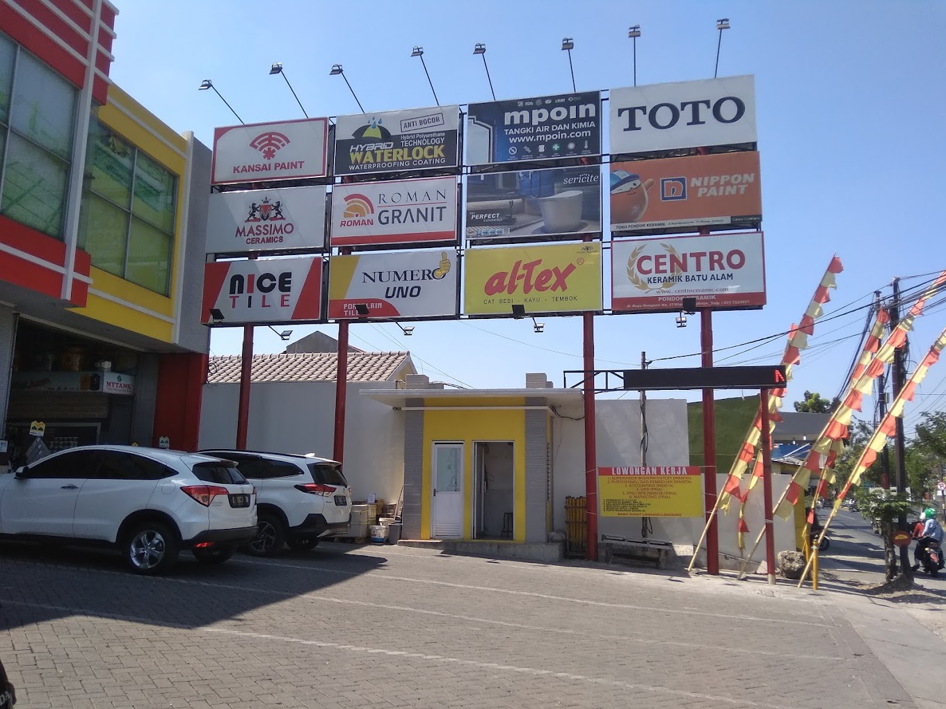 Halaman Pondok Keramik