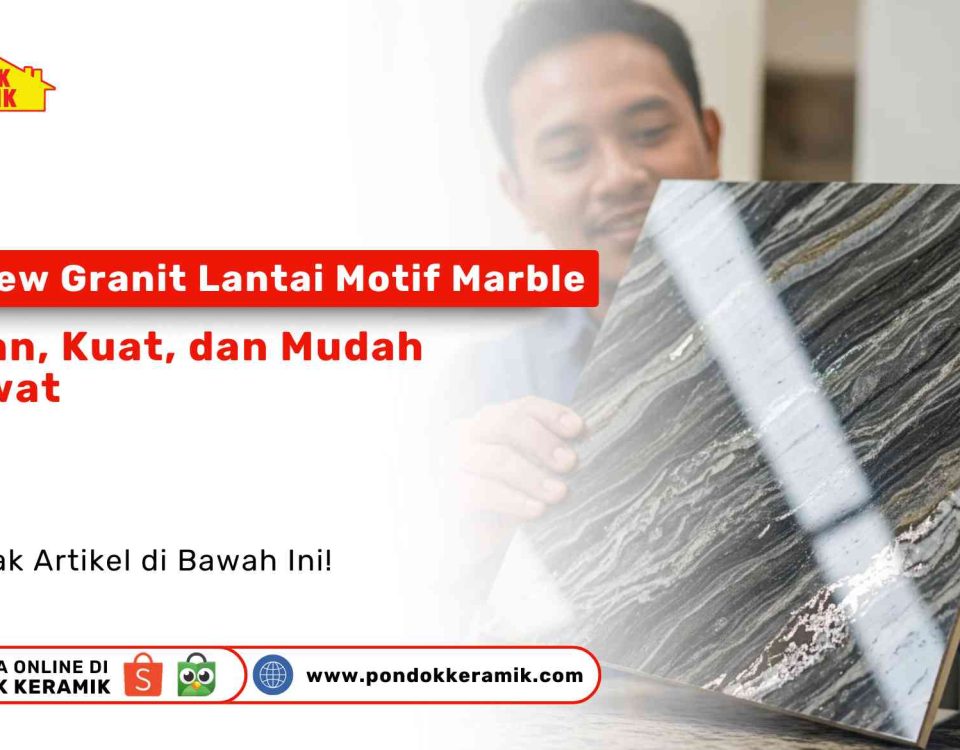 Review Granit Lantai Motif Marble. Seorang pria sedang memegang dan menunjukkan ubin granit dengan corak marmer yang elegan.