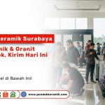 Pengunjung toko Pondok Keramik Surabaya sedang memilih keramik dan granit ready stok