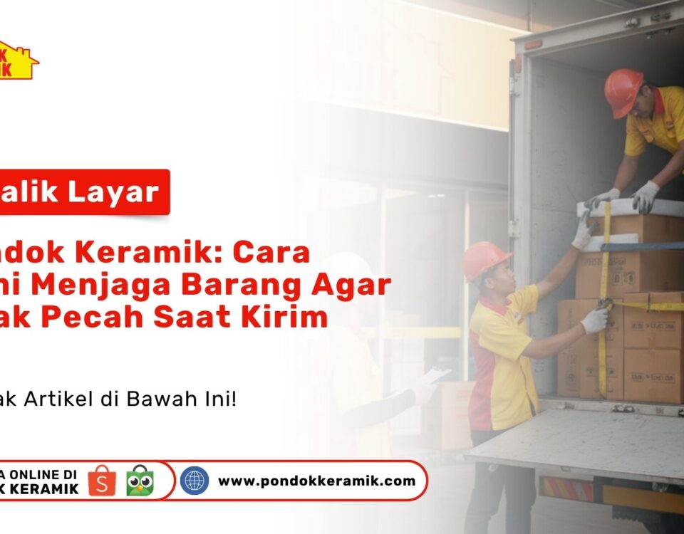 Staf Pondok Keramik mengikat tumpukan kardus keramik di truk pengiriman menggunakan tali pengaman